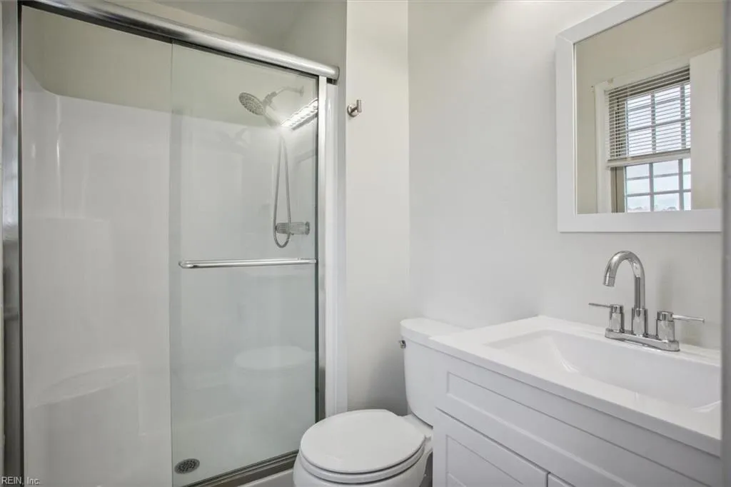 Hampton, Virginia 23669, United States, 5 Bedrooms Bedrooms, ,3 BathroomsBathrooms,Residential,Active,78175