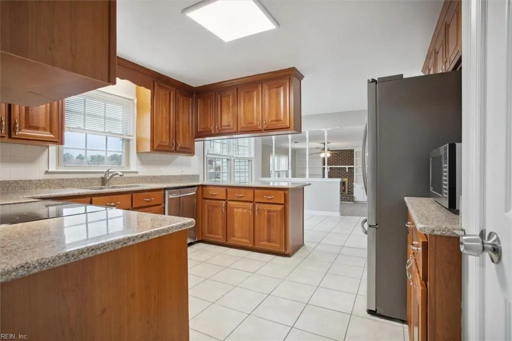 Hampton, Virginia 23669, United States, 5 Bedrooms Bedrooms, ,3 BathroomsBathrooms,Residential,Active,78175