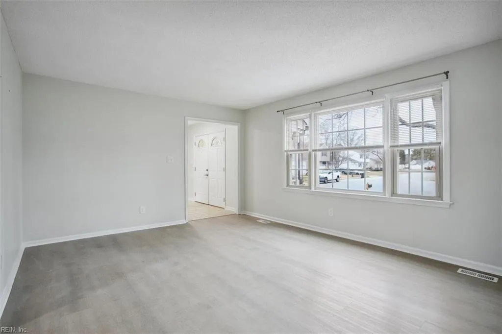 Hampton, Virginia 23669, United States, 5 Bedrooms Bedrooms, ,3 BathroomsBathrooms,Residential,Active,78175