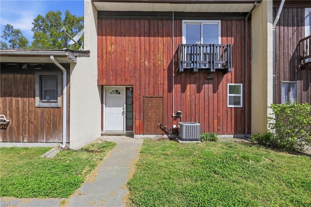 Photo of 1436 E Tanners Creek Drive, Norfolk, VA 23513 (MLS # 10628348)