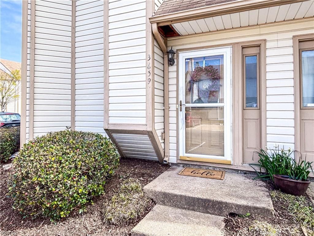 Photo of 3659 Essex Pond Quay, Virginia Beach, VA 23462 (MLS # 10625680)