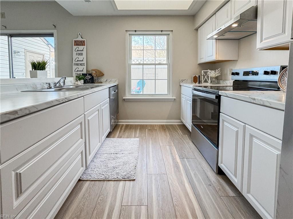 Photo of 3659 Essex Pond Quay, Virginia Beach, VA 23462 (MLS # 10625680)