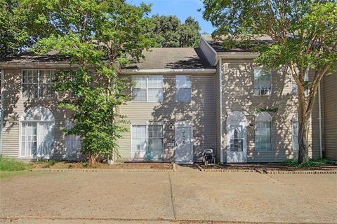 Photo of 423 Eureka Loop, Newport News, VA 23601 (MLS # 10641134)