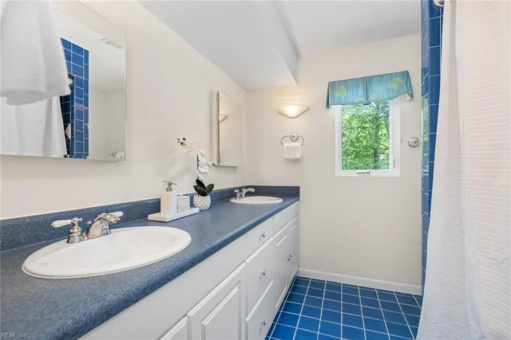 Virginia Beach, Virginia 23454, United States, 4 Bedrooms Bedrooms, ,3 BathroomsBathrooms,Residential,Active,115279