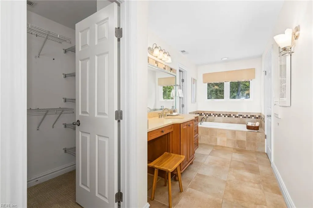 Virginia Beach, Virginia 23454, United States, 4 Bedrooms Bedrooms, ,3 BathroomsBathrooms,Residential,Active,115279