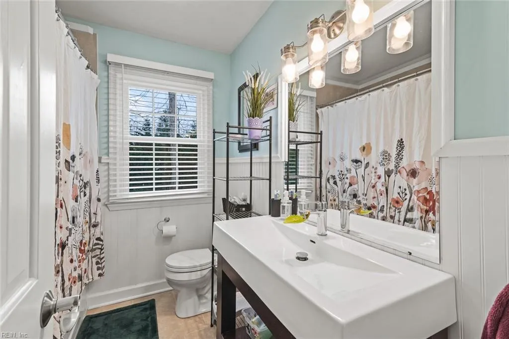 Newport News, Virginia 23602, United States, 4 Bedrooms Bedrooms, ,3 BathroomsBathrooms,Residential,Active,91509