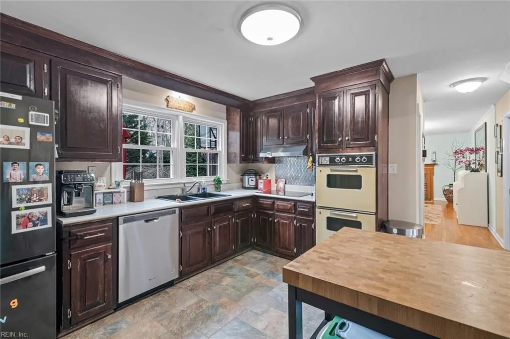 Newport News, Virginia 23602, United States, 4 Bedrooms Bedrooms, ,3 BathroomsBathrooms,Residential,Active,91509