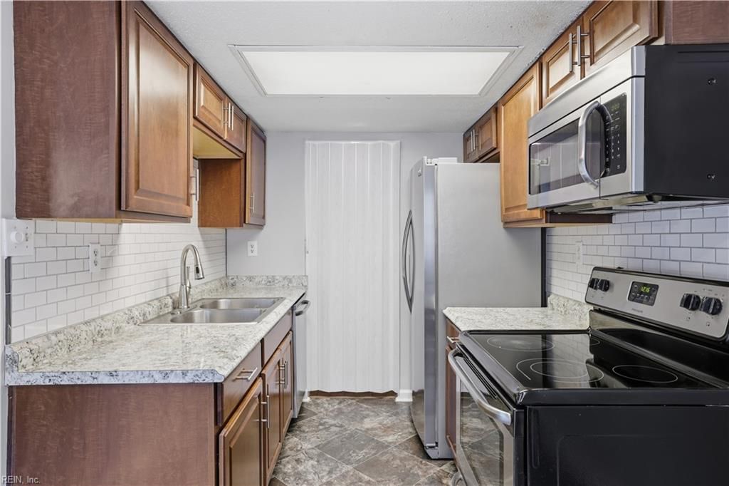 Photo of 1513 Heritage Hill Drive, Richmond, VA 23236 (MLS # 10632707)