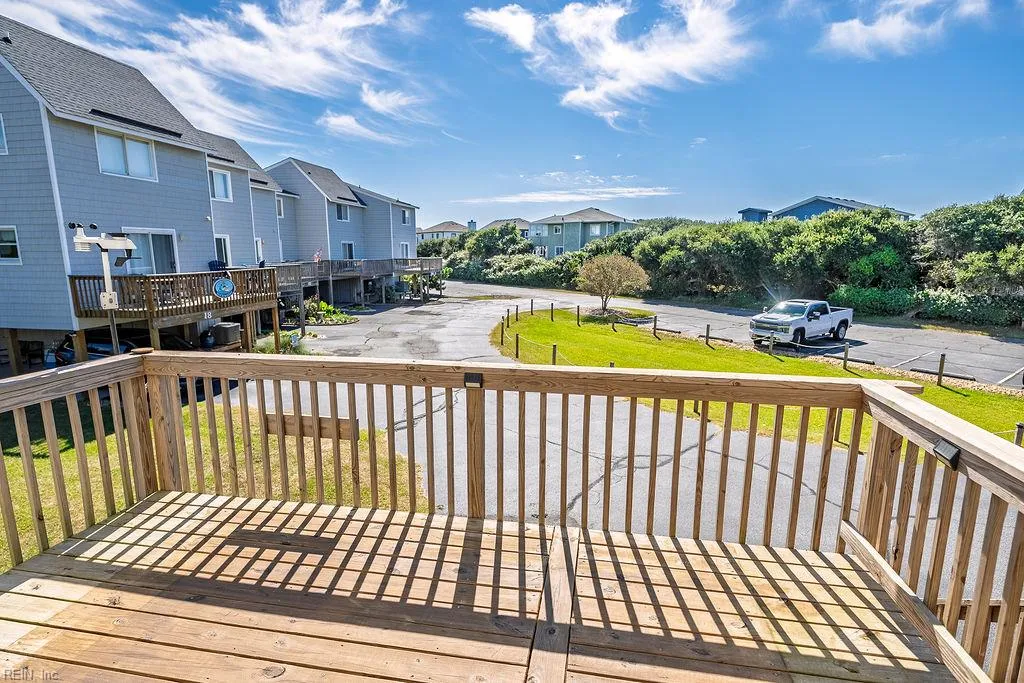 Kitty Hawk, North Carolina 27949, United States, 2 Bedrooms Bedrooms, ,3 BathroomsBathrooms,Residential,Active,204512