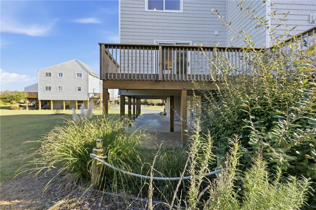 Kitty Hawk, North Carolina 27949, United States, 2 Bedrooms Bedrooms, ,3 BathroomsBathrooms,Residential,Active,204512