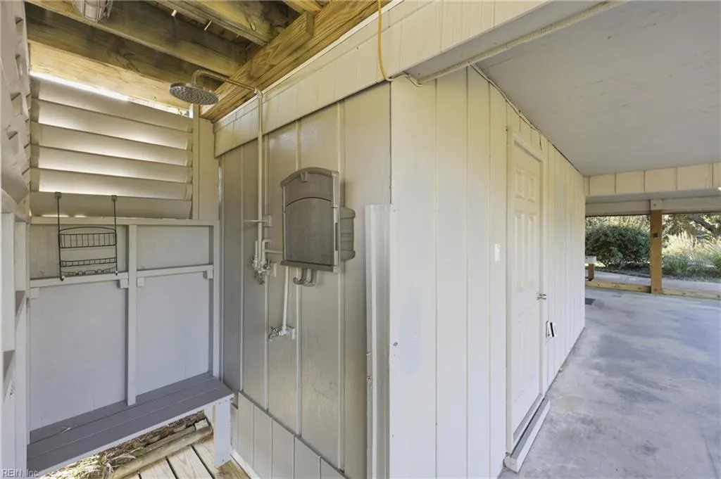 Kitty Hawk, North Carolina 27949, United States, 2 Bedrooms Bedrooms, ,3 BathroomsBathrooms,Residential,Active,204512