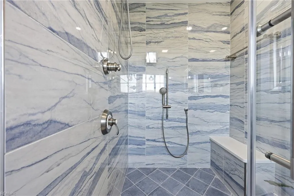 Kitty Hawk, North Carolina 27949, United States, 2 Bedrooms Bedrooms, ,3 BathroomsBathrooms,Residential,Active,204512