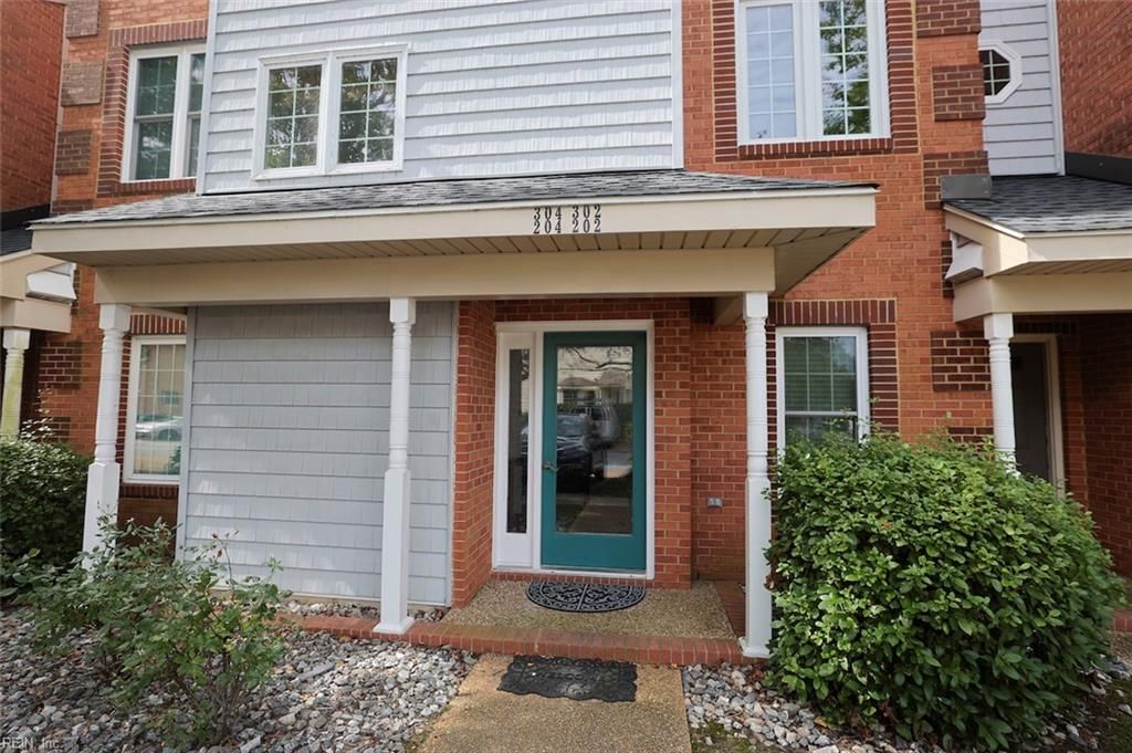 Photo of 304 Mainsail Drive #15, Hampton, VA 23664 (MLS # 10613294)