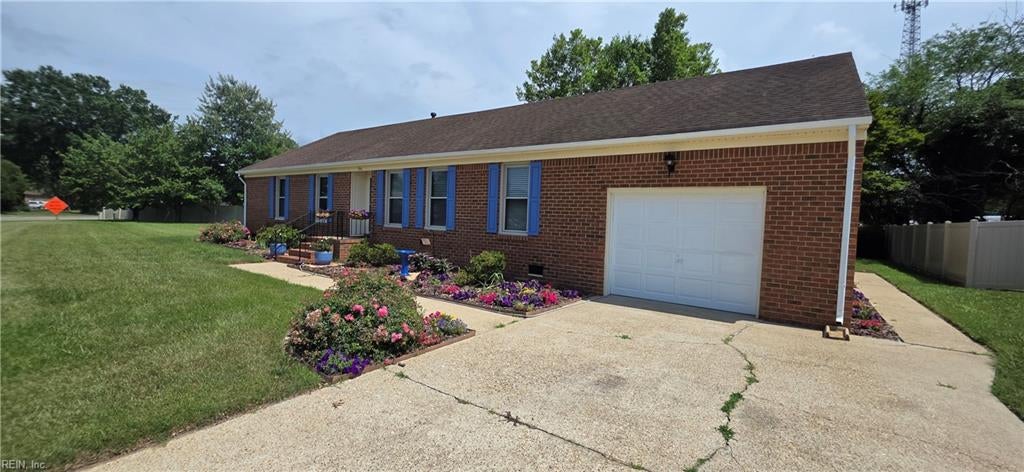 Photo of 725 Luray Terrace, Chesapeake, VA 23322 (MLS # 10640001)