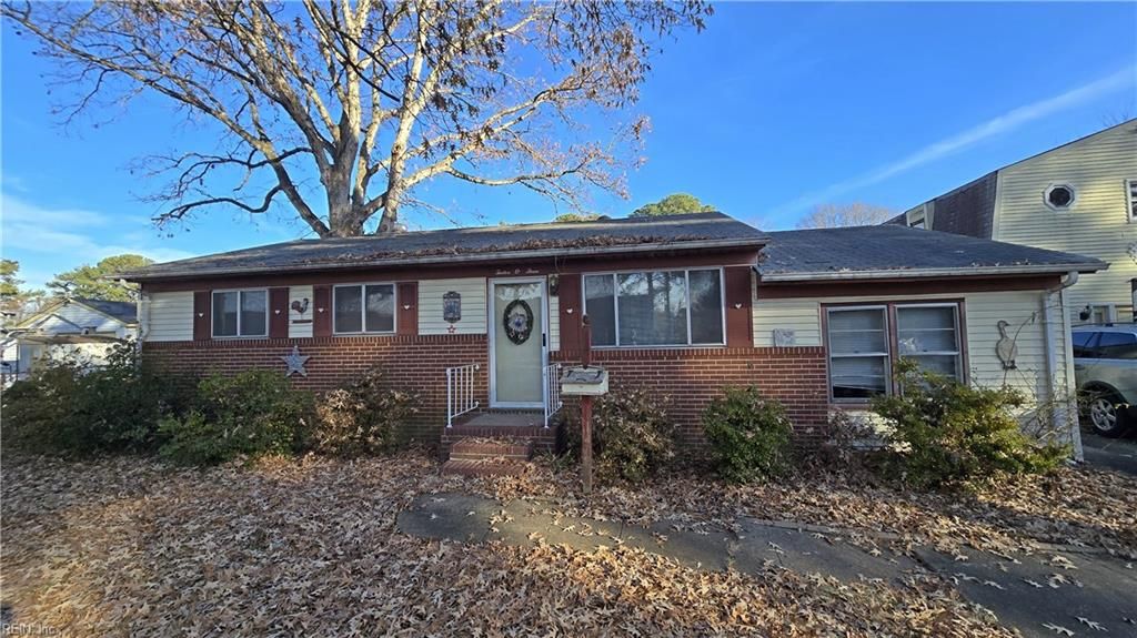 Photo of 1203 Baskerville Lane, Portsmouth, VA 23701 (MLS # 10613639)
