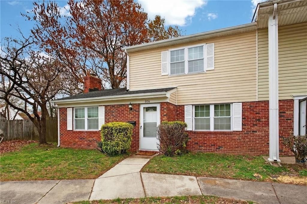 Photo of 806 S Grosvenor Ct Court, Virginia Beach, VA 23462 (MLS # 10625410)