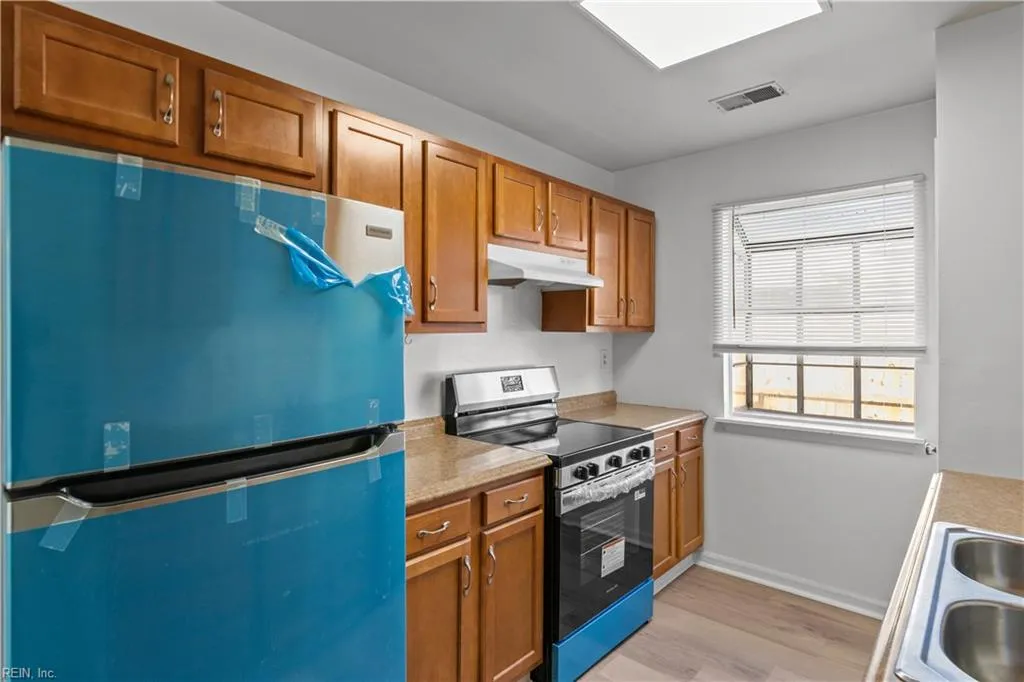 Virginia Beach, Virginia 23452, United States, 3 Bedrooms Bedrooms, ,2 BathroomsBathrooms,Residential,Active,244082