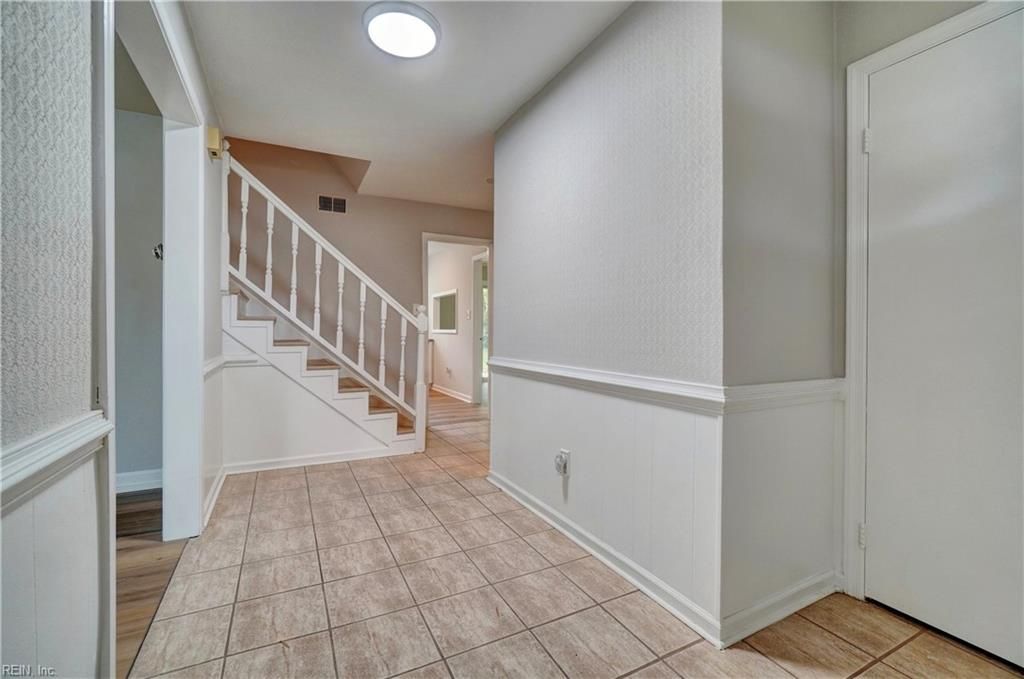 Photo of 828 Timberlake Drive, Virginia Beach, VA 23464 (MLS # 10616156)