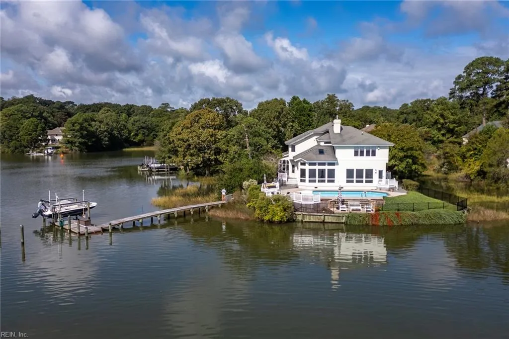 Virginia Beach, Virginia 23452, United States, 4 Bedrooms Bedrooms, ,4 BathroomsBathrooms,Residential,Pending,38181