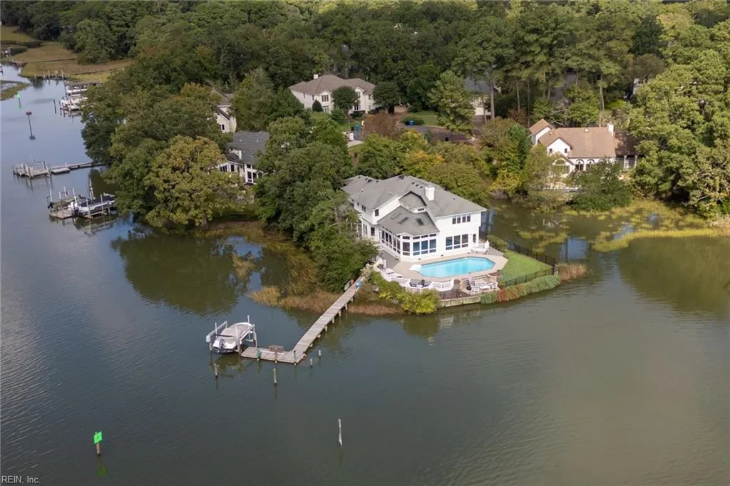 Virginia Beach, Virginia 23452, United States, 4 Bedrooms Bedrooms, ,4 BathroomsBathrooms,Residential,Pending,38181