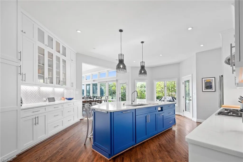 Virginia Beach, Virginia 23452, United States, 4 Bedrooms Bedrooms, ,4 BathroomsBathrooms,Residential,Pending,38181