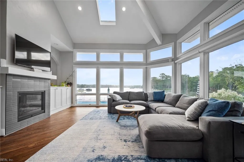 Virginia Beach, Virginia 23452, United States, 4 Bedrooms Bedrooms, ,4 BathroomsBathrooms,Residential,Pending,38181