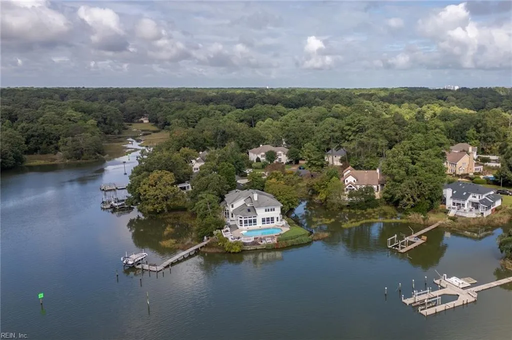 Virginia Beach, Virginia 23452, United States, 4 Bedrooms Bedrooms, ,4 BathroomsBathrooms,Residential,Pending,38181