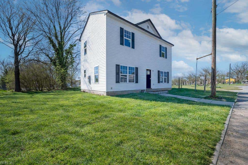 Photo of 416 Railroad Avenue, Suffolk, VA 23434 (MLS # 10650158)