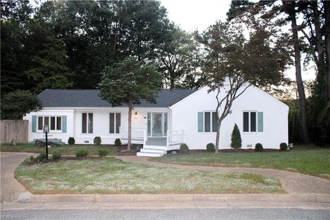 Photo of 18 Hillcrest Drive Drive, Newport News, VA 23606 (MLS # 10605206)
