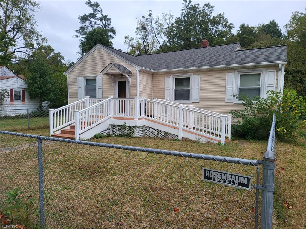 12 E Commodore DR
