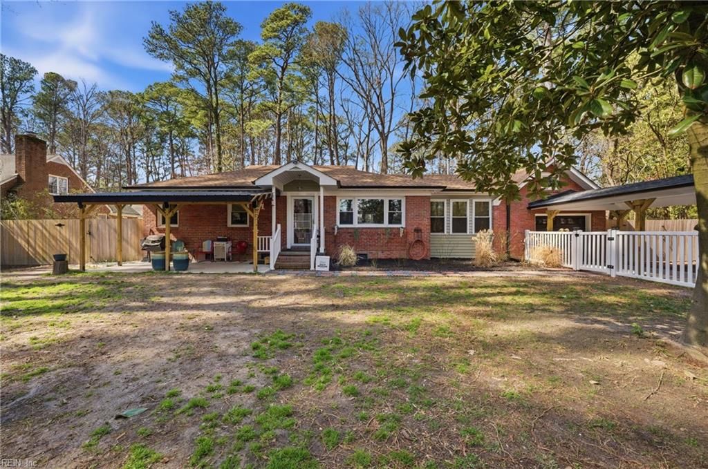 Photo of 824 E Sparrow Road, Virginia Beach, VA 23464 (MLS # 10624698)