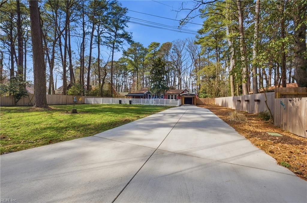 Photo of 824 E Sparrow Road, Virginia Beach, VA 23464 (MLS # 10624698)