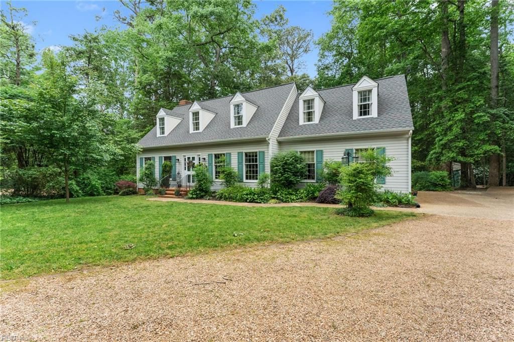 Photo of 6657 Branch Road, Hayes, VA 23072 (MLS # 10634267)