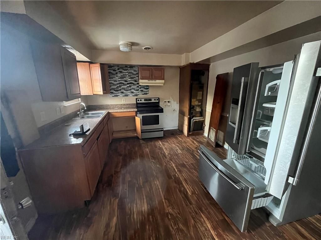 Photo of 3747 S Cape Henry Avenue, Norfolk, VA 23502 (MLS # 10618755)