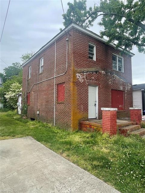 Photo of 4310 Roanoke Avenue, Newport News, VA 23607 (MLS # 10632014)