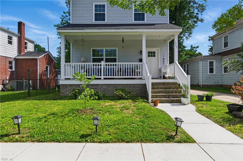 1705 McDaniel ST