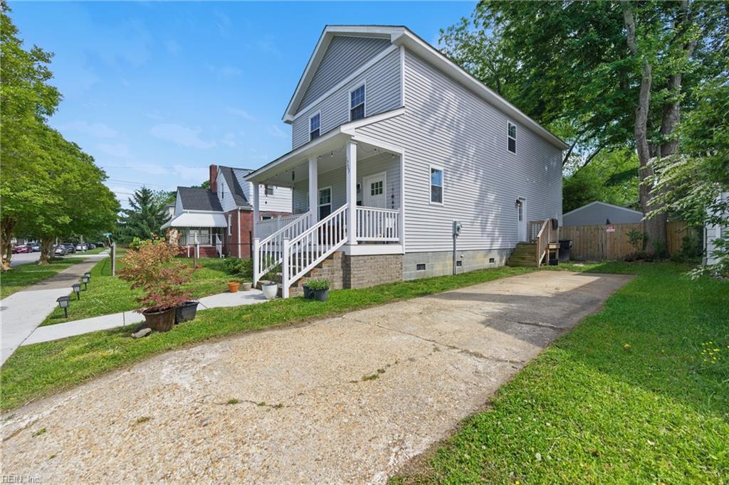 1705 McDaniel ST