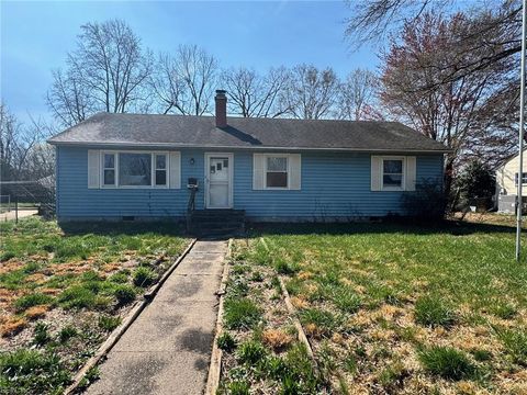 Photo of 202 Woodhaven Road, Newport News, VA 23608 (MLS # 10625142)