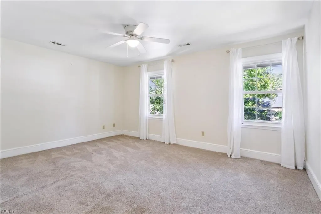 Poquoson, Virginia 23662, United States, 5 Bedrooms Bedrooms, ,3 BathroomsBathrooms,Residential,Active,94119