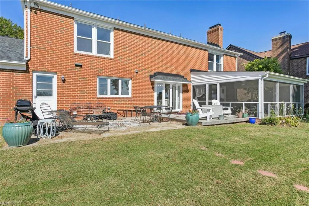 Poquoson, Virginia 23662, United States, 5 Bedrooms Bedrooms, ,3 BathroomsBathrooms,Residential,Active,94119