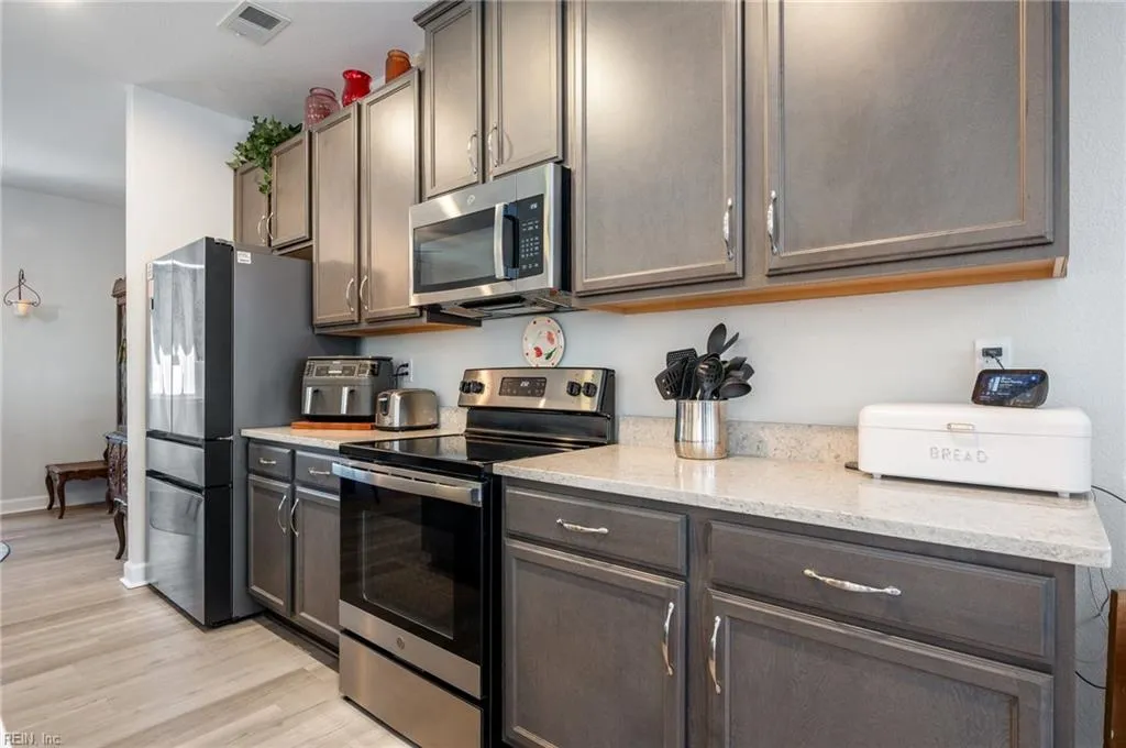 Suffolk, Virginia 23435, United States, 4 Bedrooms Bedrooms, ,4 BathroomsBathrooms,Residential,Pending,2502