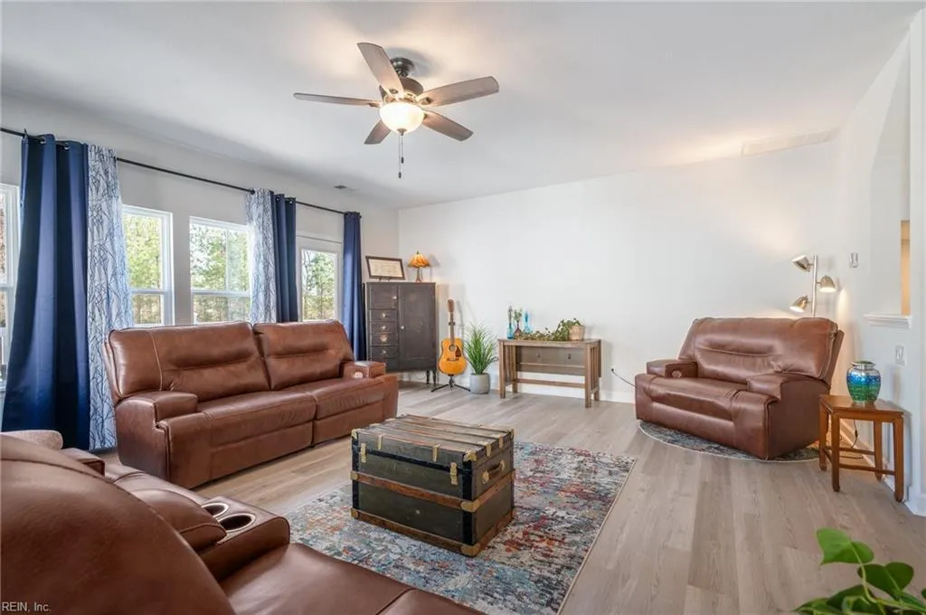 Suffolk, Virginia 23435, United States, 4 Bedrooms Bedrooms, ,4 BathroomsBathrooms,Residential,Pending,2502