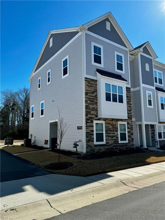 Suffolk, Virginia 23435, United States, 4 Bedrooms Bedrooms, ,4 BathroomsBathrooms,Residential,Pending,2502