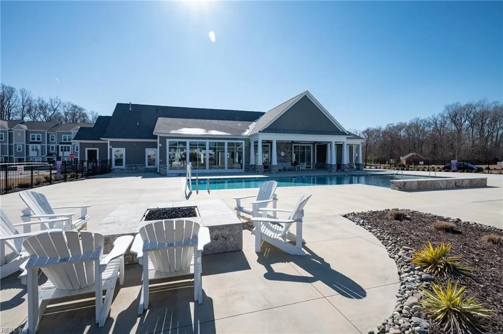 Suffolk, Virginia 23435, United States, 4 Bedrooms Bedrooms, ,4 BathroomsBathrooms,Residential,Pending,2502