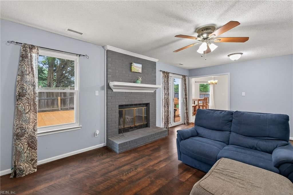 Photo of 2304 Apple Tree Crescent, Virginia Beach, VA 23456 (MLS # 10610376)