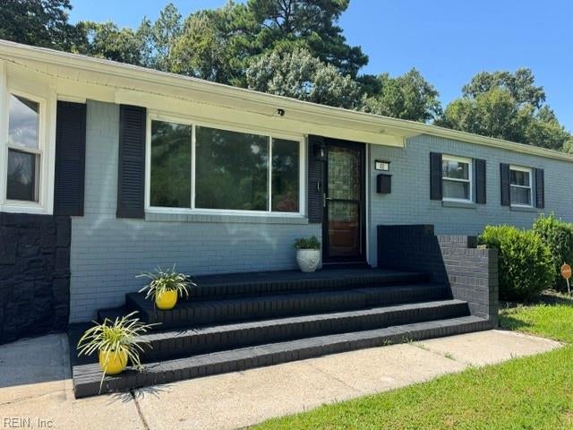 Photo of 48 Cornwall Terrace, Hampton, VA 23666 (MLS # 10654551)