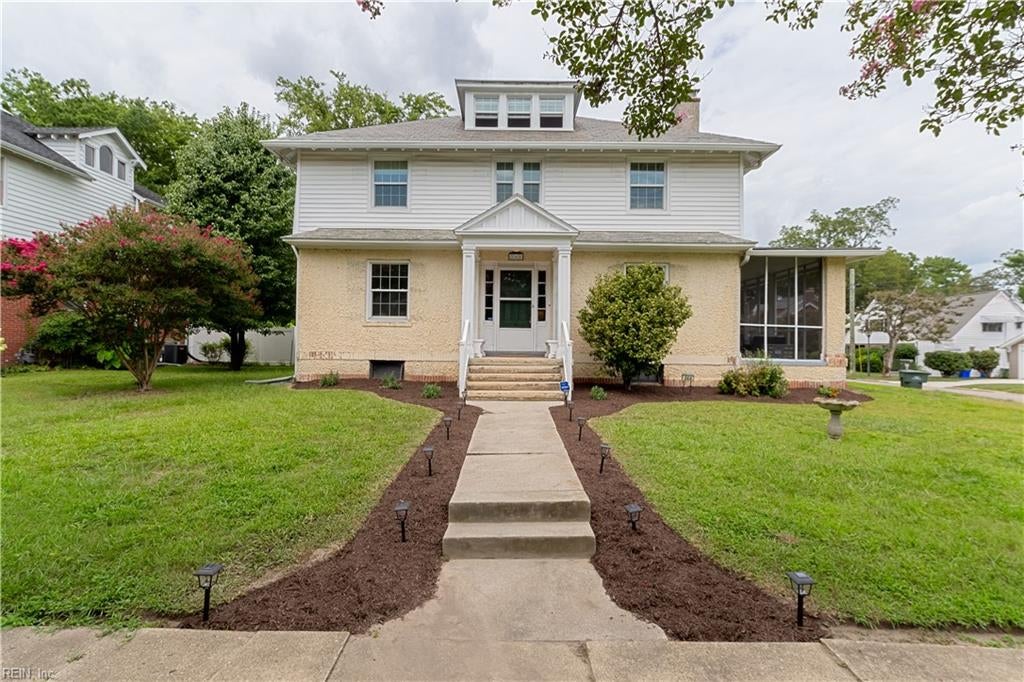 Photo of 268 E 40th Street E, Norfolk, VA 23504 (MLS # 10649388)