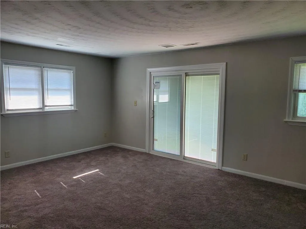 Norfolk, Virginia 23504, United States, 3 Bedrooms Bedrooms, ,2 BathroomsBathrooms,Residential,Active,119691