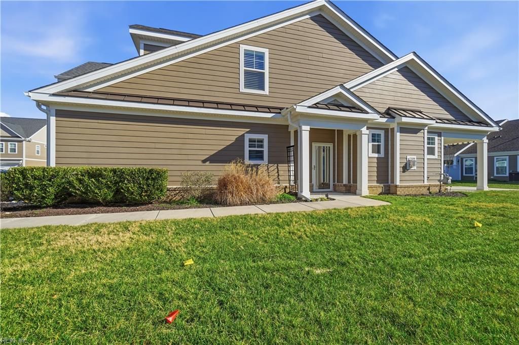 Photo of 204 Thornwood Drive, Suffolk, VA 23435 (MLS # 10616166)