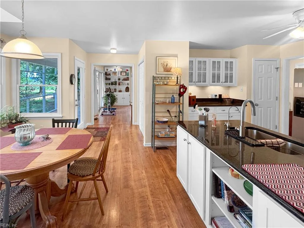 Port Haywood, Virginia 23138, United States, 3 Bedrooms Bedrooms, ,3 BathroomsBathrooms,Residential,Active,136379